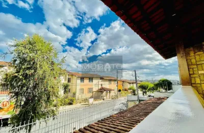 Casa com 3 quartos à venda na Rua Rogério Luciano, --, Camargos, Belo Horizonte