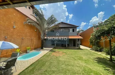 Casa de 2 pavimentos 4 quartos com uma ótima área externa com piscina área gramada próximo zoológico região da pampulha