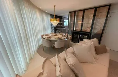 Apartamento de alto padrão com 4 dormitórios, sendo 2 suites com vista p/mar à venda!