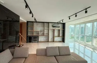 Apartamento com 3 quartos para alugar na Rua 3700, Barra Sul, Balneário Camboriú