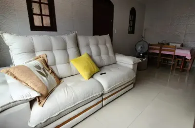 Imovel amplo bem arejado!  com espaço de lazer no fundo. todo reformado.