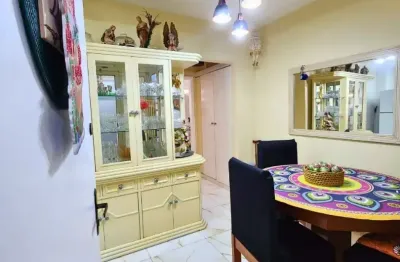 Apartamento arejado, completo, pronto para morar ou realizar seu sonho de ter um imovél na praia!!