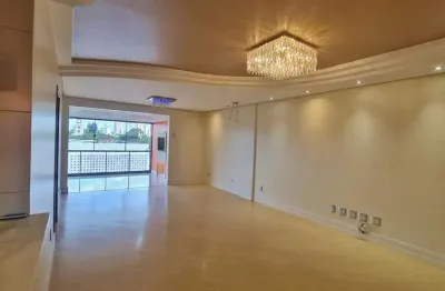 Amplo apartamento 3 dormitórios (1 suíte) + dependência + 2 vagas garagem - próximo sociedade aliança