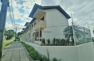 Casa em condomínio com 3 dormitórios sendo 1 suíte, localizada no bairro boa vista de novo hamburgo