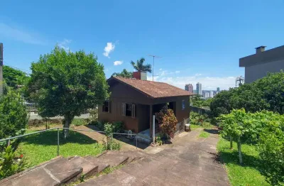 Amplo terreno de esquina com chalé - bairro boa vista em novo hamburgo.