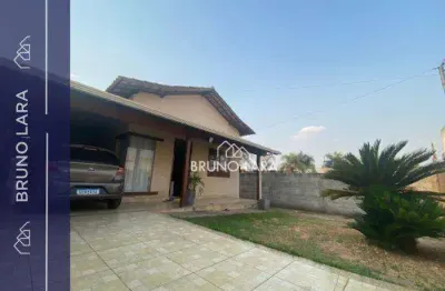 Casa com 3 quartos à venda na Rua Curio, 18, Centro, Sarzedo