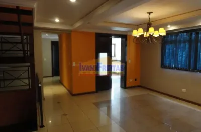 Excelente sobrado na  parte superior  para fins comerciais ou residenciais com piscina, acabamento interno de alto padrão.