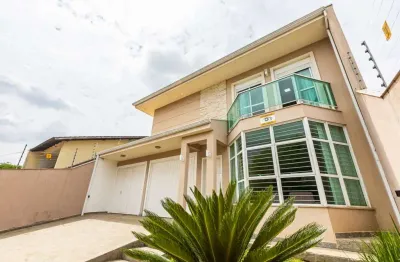 Oportunidade!!! Duas residências alto padrão!!! Uma frente e outra térrea nos fundos!!!