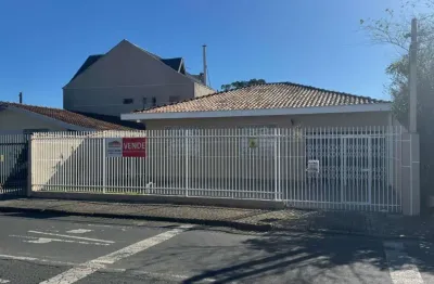 Residência térrea com terreno e edícula com churrasqueira nos fundos!!!