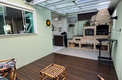 Sobrado em localização nobre!!! decorado e mobiliado com área gourmet coberta nos fundos!!!