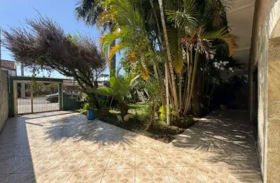 Excelente residência térrea com quatro quartos e duas suítes!!!