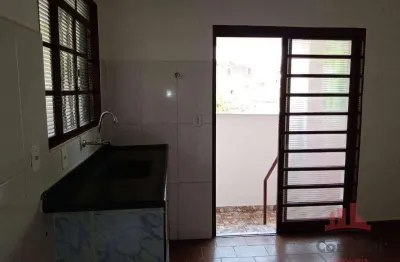 Casa com 2 quartos para alugar, 60 m² por R$ 1.300/mês - Jardim São Roque - Americana/SP / FUNDO