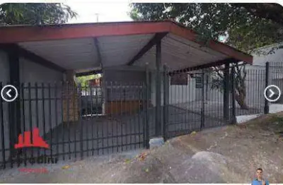 Casa Frente com 3 quartos para locação no bairro Antônio Zanaga I em Americana!