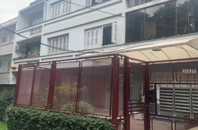 Ótimo apto 3 dorms, quase esquina dona laura, piso em parquet, banheiro social e auxiliar, ampla cozinha, de fundos, prédio pequeno, baixo custo condominial