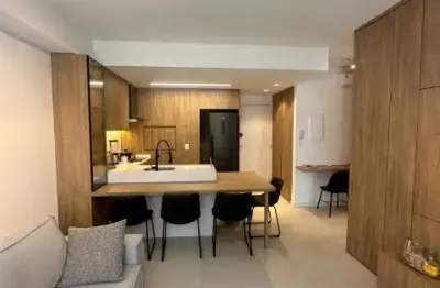 Lindo e novo apto de 1 quarto com garagem privativa totalmente mobiliado e decorado em alto padrão