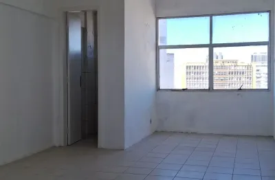 Duas conjugadas 35mil e as outras duas 40mil valores abaixo do preço de mercado, tenho 4 salas para vender, duas conjugadas e as outras duas conjugadas
