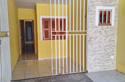 Casa com 3 quartos, com 2 suítes e vagas para 2 carros