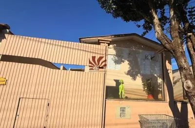 Casa com 3 quartos para alugar na rua júlio pereira de souza, 1009, estância velha, canoas por r$ 2.400