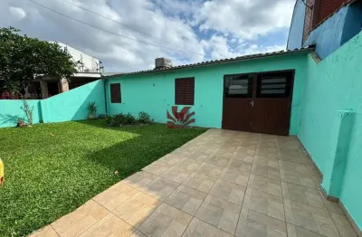 Casa com 3 quartos para alugar na Quadra C Quatro A, 27, Guajuviras, Canoas por R$ 1.400