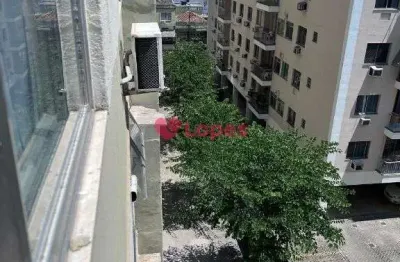 Apartamento de 2 quartos com armarios embutidos na praca seca