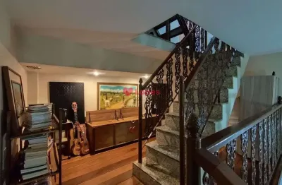 Lopes b2e vende casa triplex em vista ale.gre conforto e estilo.