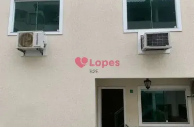 Imobiliaria lopes b2e vende excelente casa triplex no pechincha. condominio fechado -140m2 - r$ 435.000,00 - o p o r t u n i d a d e.