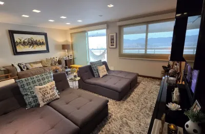 Niterói - boa viagem | 180m², 4q (2 suítes), varandão e 4 vagas fixas