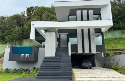 IMÓVEL ALTO PADRÃO com  350 metros - NOVO / na PRAIA DO ESTALEIRINHO