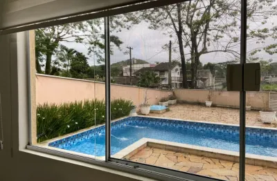 Casa com 3 quartos para alugar no Jardim Terralão, Caraguatatuba 