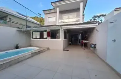 Casa duplex-condominio fechado-202m²-03 quartos-pechincha