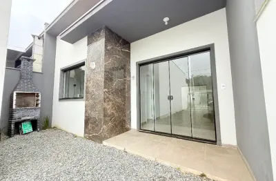 Casa com 2 dormitórios no bairro itajuba, barra velha/sc!