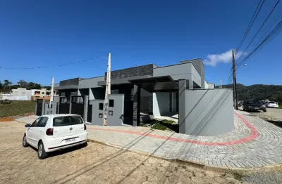Casa com 02 dormitórios, sendo 1 suíte, no bairro nossa senhora de fátima - penha - sc