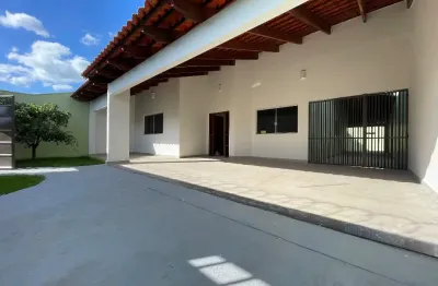 Casa 4 quartos em amplo terreno a venda no jardim leonora itumbiara