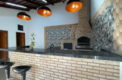Casa 2 quartos, piscina, área d churrasco, fogão a lenha no flamboyant