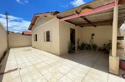 Casa 3 quartos em amplo terreno e próximo ao centro no santa inês