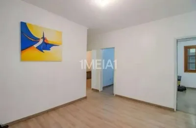Apartamento com 3 quartos para alugar na rua comendador azevedo, 95, floresta, porto alegre por r$ 2.300
