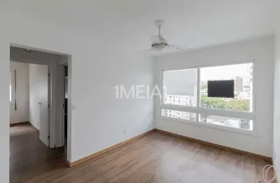 Apartamento com 2 quartos para alugar na rua doutor timóteo, 416, moinhos de vento, porto alegre por r$ 2.800