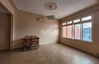 Casa com 4 quartos para alugar na rua três de maio, 265, floresta, porto alegre por r$ 5.800