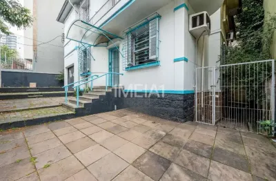 Casa com 4 quartos para alugar na Rua Faria Santos, 27, Petrópolis, Porto Alegre por R$ 5.500