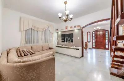 Casa com 4 quartos para alugar na Rua Dona Eugênia, 634, Santa Cecília, Porto Alegre por R$ 18.000