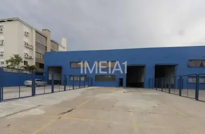 Barracão / Galpão / Depósito para alugar na Avenida José Aloísio Filho, 1105, Humaitá, Porto Alegre por R$ 15.000