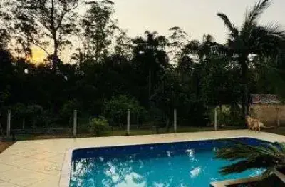 Encante-se com esta magnífica casa térrea no exclusivo condomínio fazenda da ilha