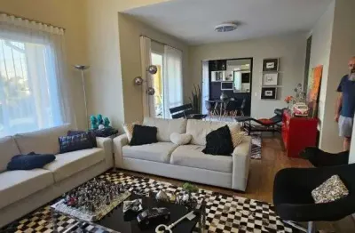 Casa diferenciada à venda na granja viana - residencial raízes
