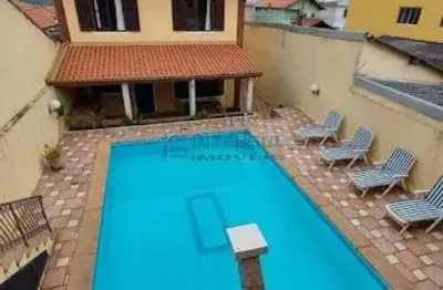 Belíssima casa na região do bolsão de interlagos, próximo do laguinho.