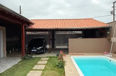 Luxo e conforto em veleiros, casa térrea com piscina para melhorar os seus finais de semana.