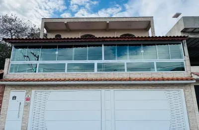 Encantador sobrado de alto padrão – conforto e elegância na terceira divisão de interlagos - recém reformada.
