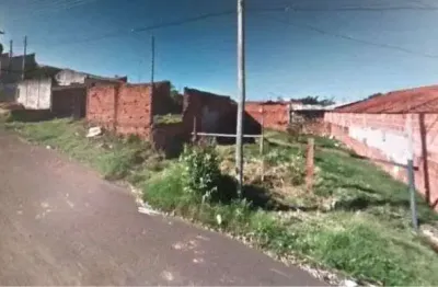 Terreno à venda no Parque dos Ipês, Marília 
