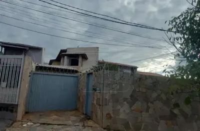 Casa com 5 quartos à venda no Banzato, Marília 