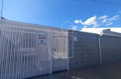Casa em nucleo habitacional presidente janio da silva quadros  -  marília