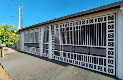 Casa com 3 quartos e 3 vagas, 200 m² (jardim planalto)